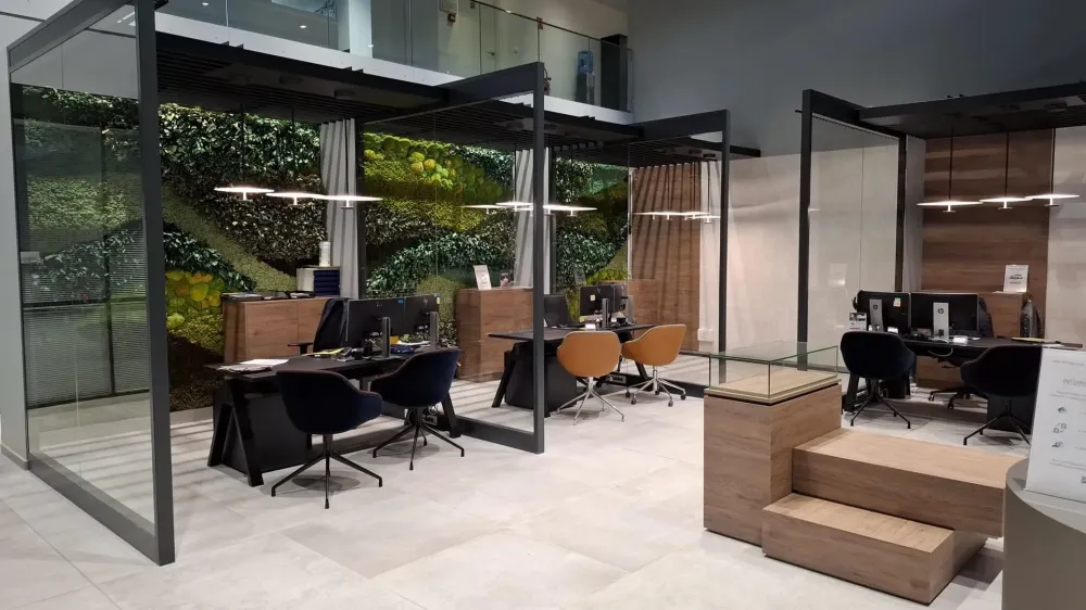 Claustra chez BMW Vélizy